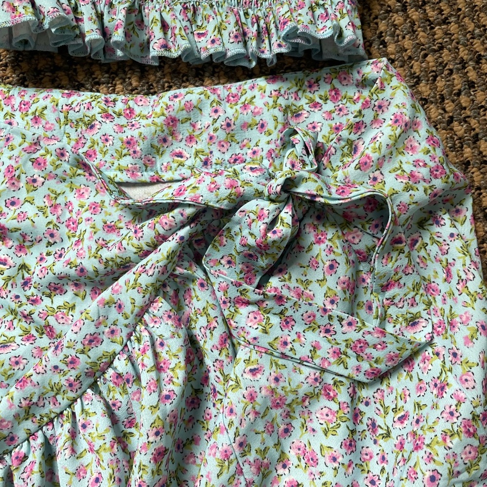 Two Piece Set - Picture 2 of 6